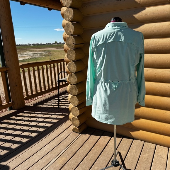 Duluth Trading Co Teal performance Shirt.
Size LARGE.  GENTLY USED. - Picture 7 of 9